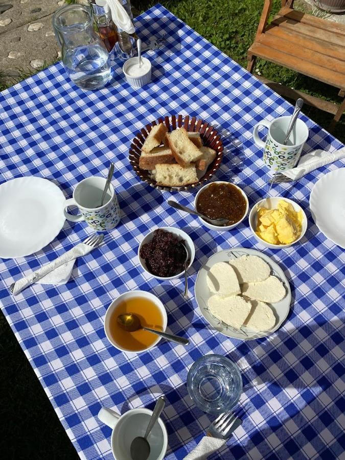 Guesthouse Mehmeti Valbone Eksteriør bilde